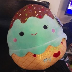 Maya the mint ice cream cone 14in